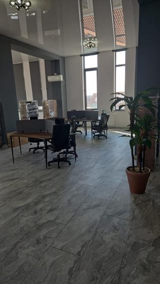Spațiu comercial, de 20 mp, în Lazu