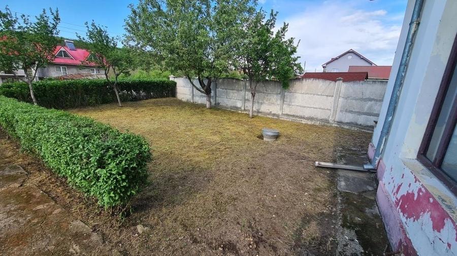 Casă cu 3 camere în Teslui