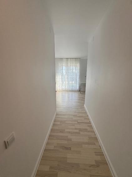 Apartament cu 3 camere semidecomandat, mobilat în Titan