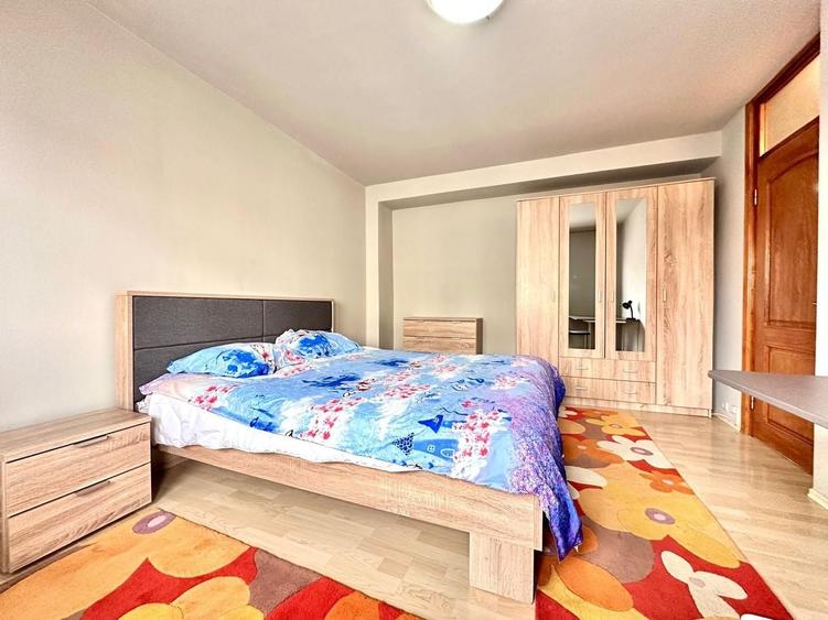 Apartament cu 4 camere decomandat, mobilat în Centrul Civic