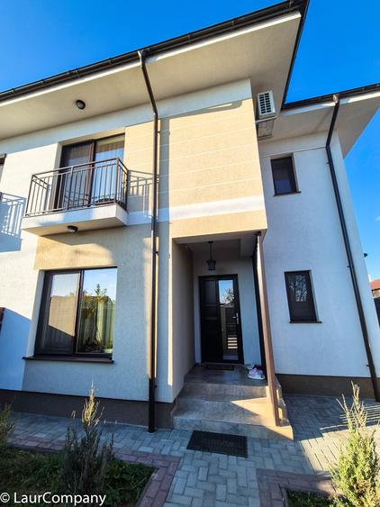 Duplex cu 4 camere cu Canalizare în Trivale