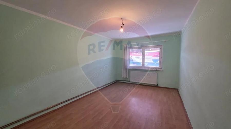 Apartament cu 2 camere decomandat în Vitrometan
