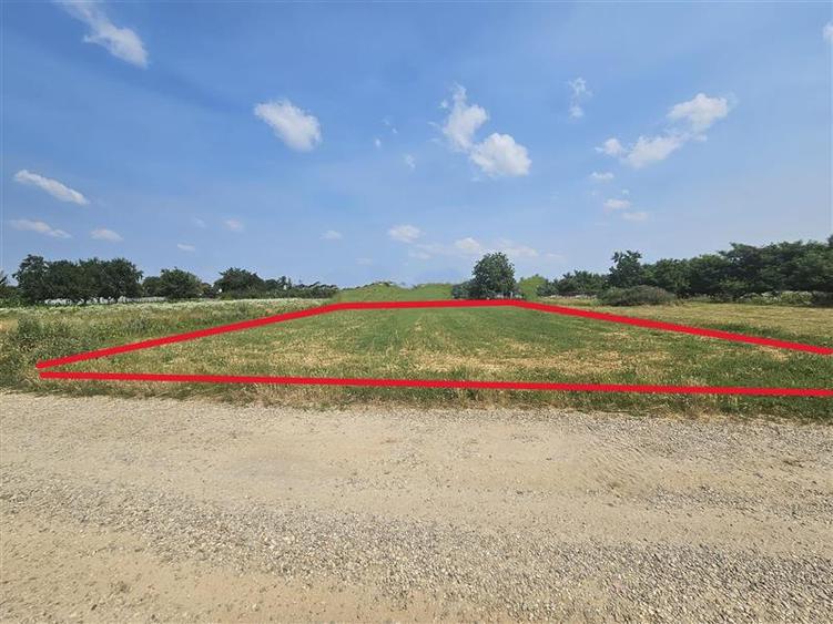 Teren agricol intravilan de 120 mp, în Măgura
