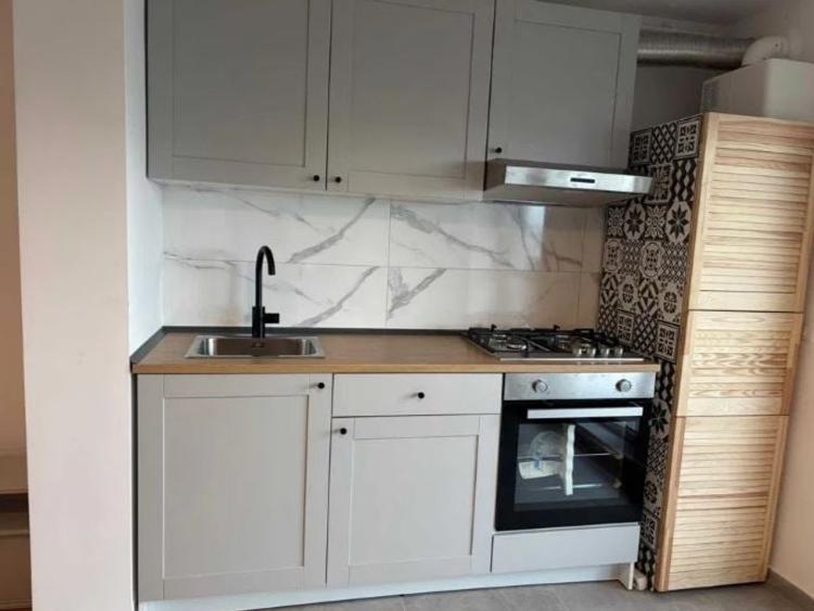 Apartament cu 2 camere semidecomandat, mobilat în Pantelimon