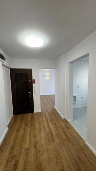 Apartament cu 3 camere decomandat în Ștefan cel Mare