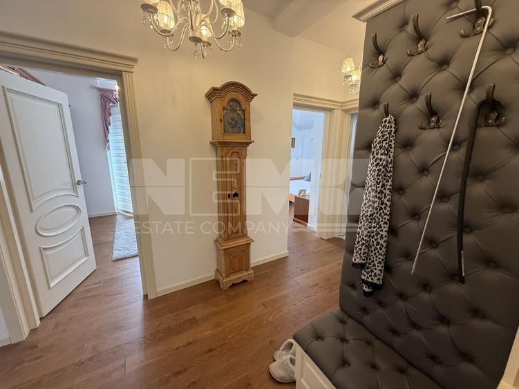 Apartament cu 3 camere decomandat, mobilat în Central