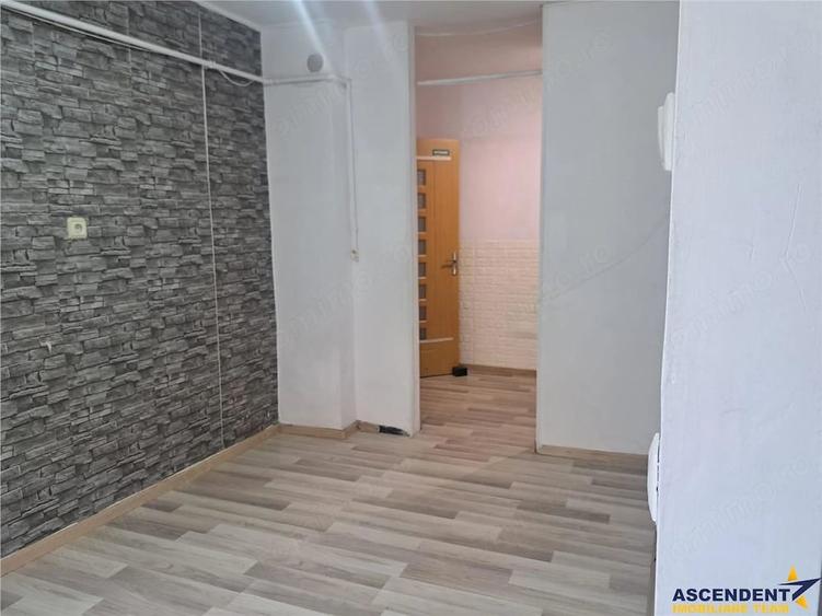 Apartament cu 2 camere decomandat în Lenin