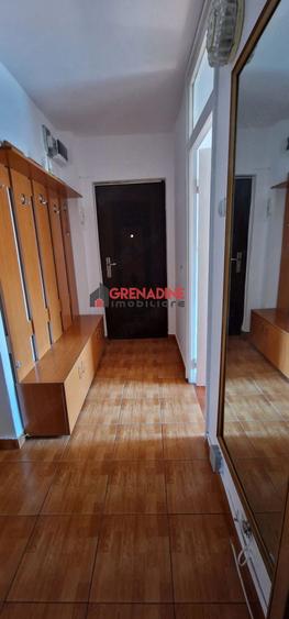 Apartament cu 4 camere decomandat în Astra