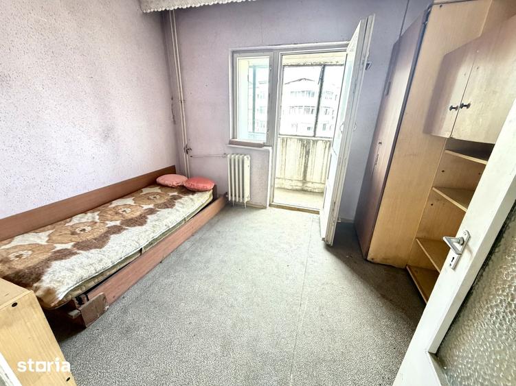 Apartament cu 3 camere decomandat în Mioriței