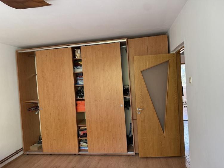 Apartament cu 3 camere decomandat în Exterior Vest