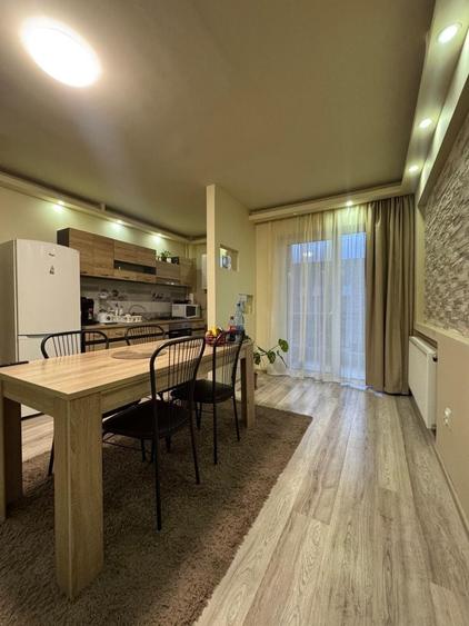 Apartament cu 3 camere decomandat în Florești