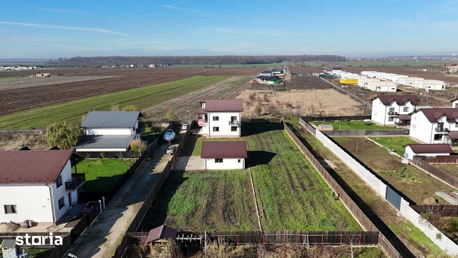Casă cu 5 camere cu Teren 1876 Mp în Săbăreni