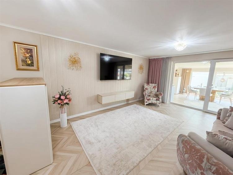 Casă cu 4 camere cu Teren 350 Mp în Podgoria