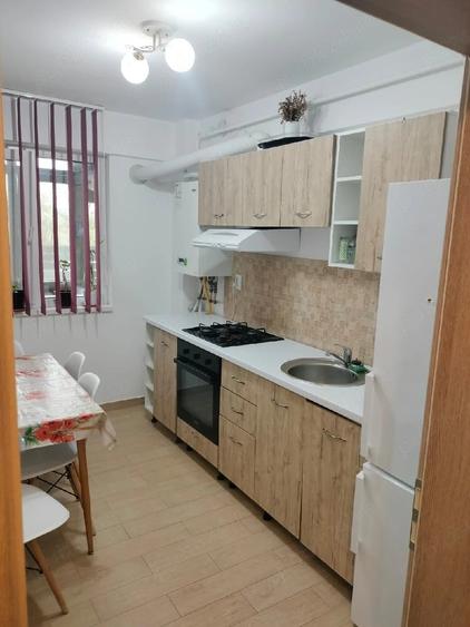 Garsonieră decomandată în Valea Adâncă