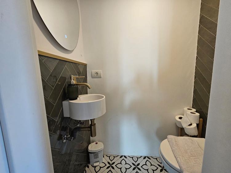 Apartament cu 3 camere semidecomandat în Națiunile Unite