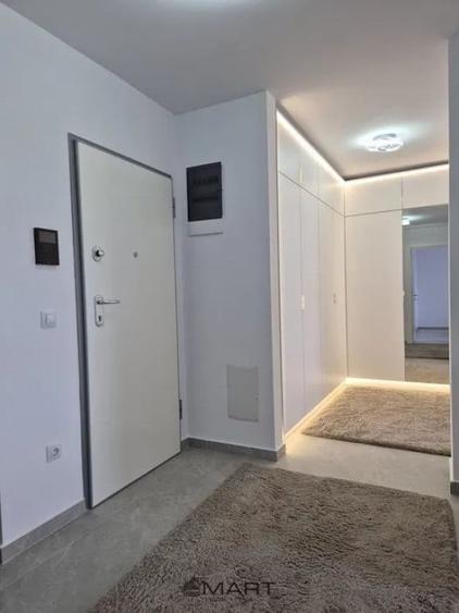Apartament cu 2 camere decomandat în Tractorul — fotografia 1