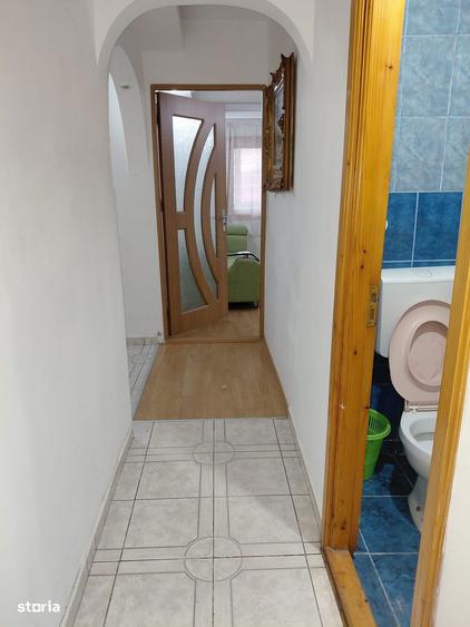 Apartament cu 2 camere decomandat în Broșteni