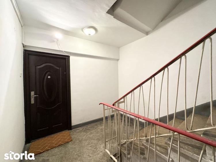 Apartament cu 4 camere semidecomandat în Grivița