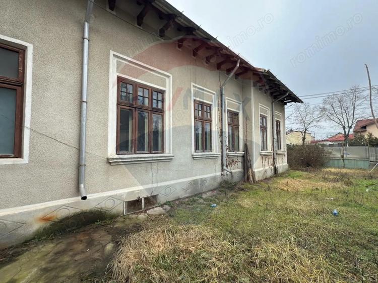 Casă cu 7 camere cu Teren 1269 Mp în Cantacuzino