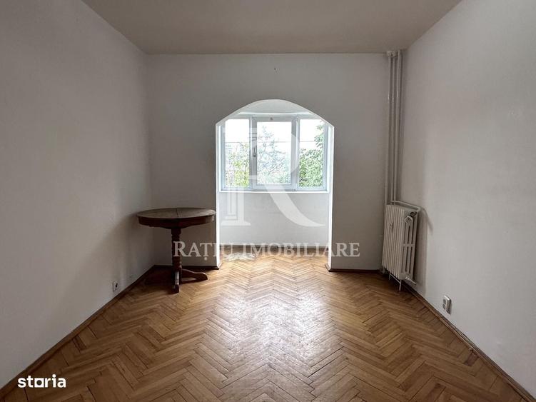 Apartament cu 3 camere decomandat în Nufărul