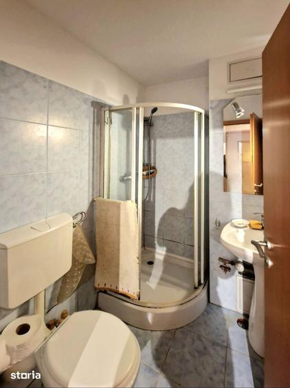 Apartament foarte spatios, 4 camere, 2 bai, 2 balcoane, decomandat - 2