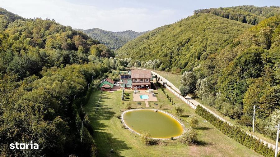 Casă cu Teren 16500 Mp în Crizbav