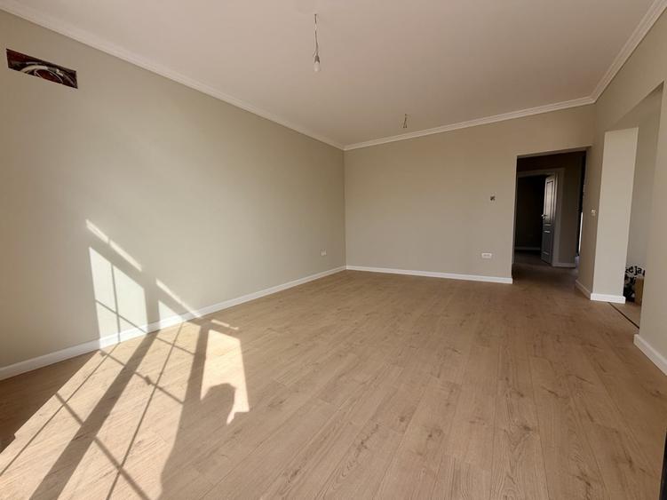 Duplex cu 5 camere cu Canalizare în Dumbrăvița
