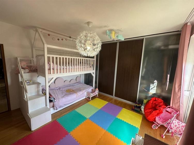 Apartament cu 3 camere decomandat în Andrei Mureșanu