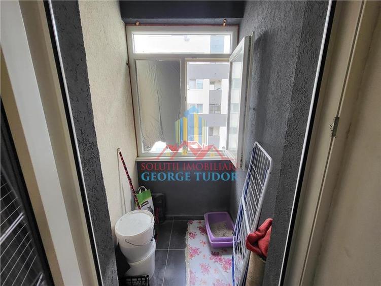 Apartament cu 2 camere semidecomandat, mobilat în Militari