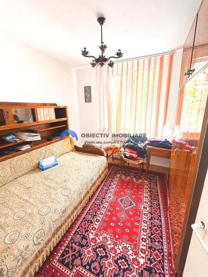 Apartament cu 3 camere semidecomandat în Dărmănești