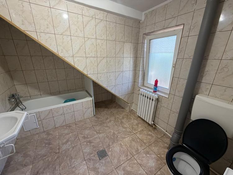 Apartament cu 3 camere decomandat în C5
