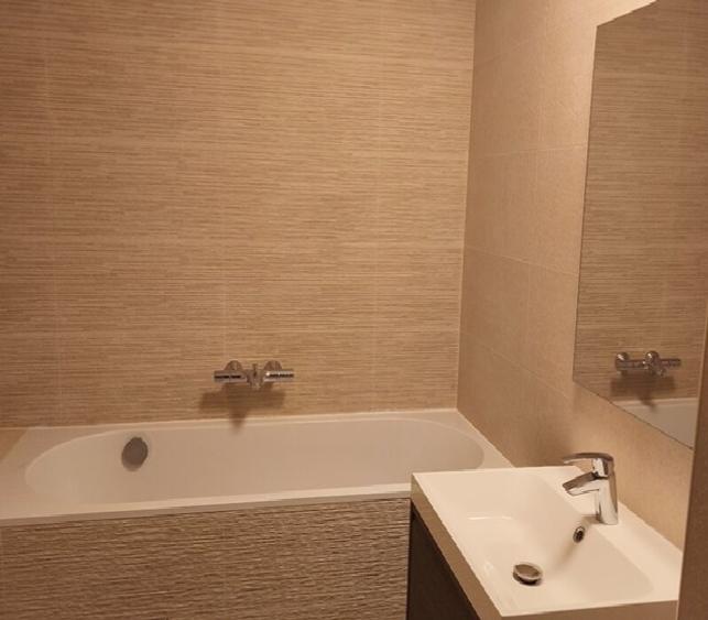 Apartament cu 4 camere decomandat, mobilat în Magheru