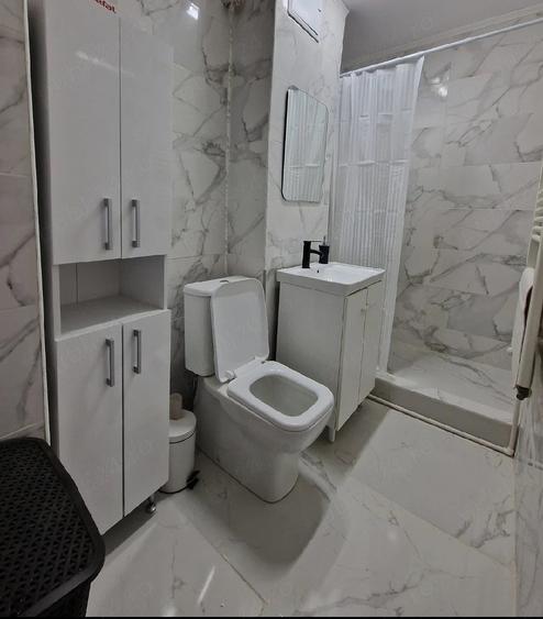 Garsonieră decomandată în Central