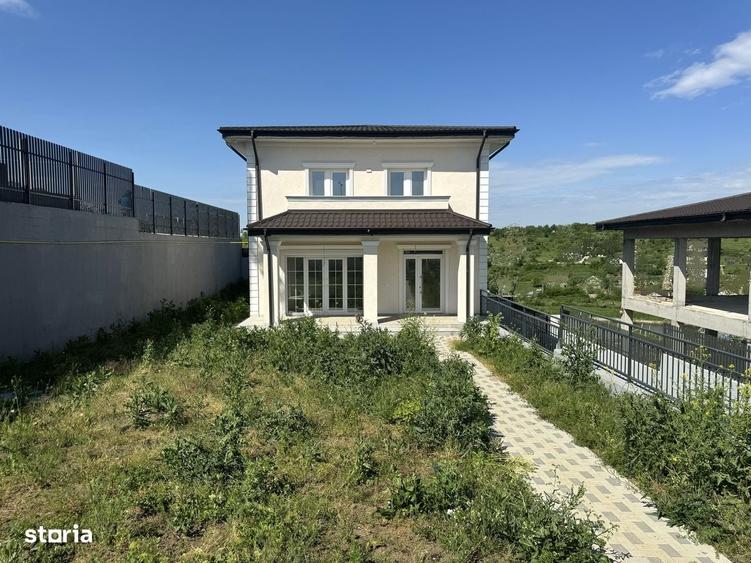 Casă cu 4 camere cu Teren 570 Mp în Bucium