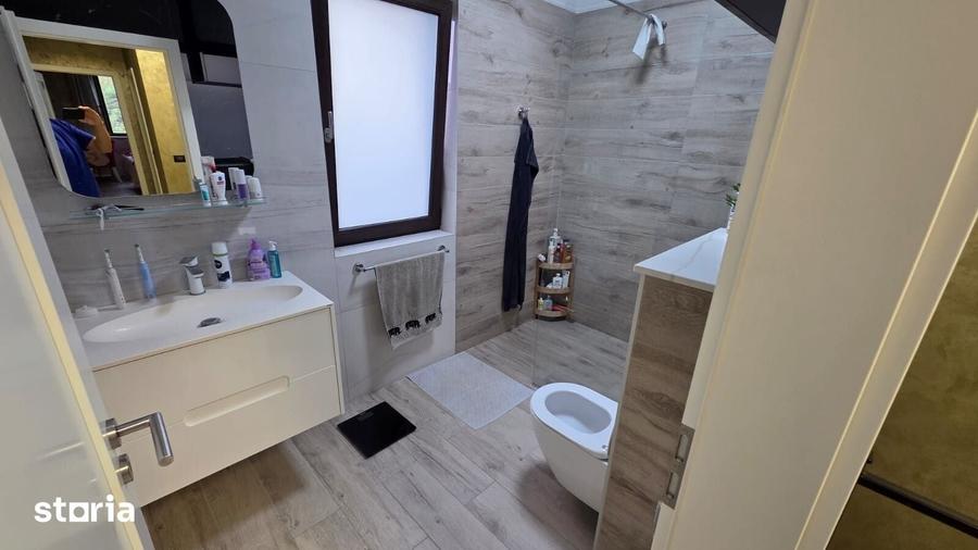 Casă cu 4 camere cu Teren 300 Mp în Sud