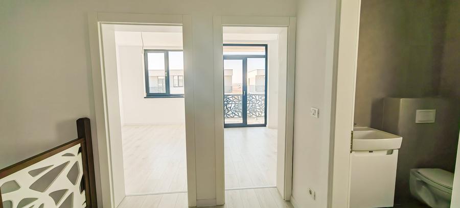 Duplex cu 5 camere cu Canalizare în Mehala