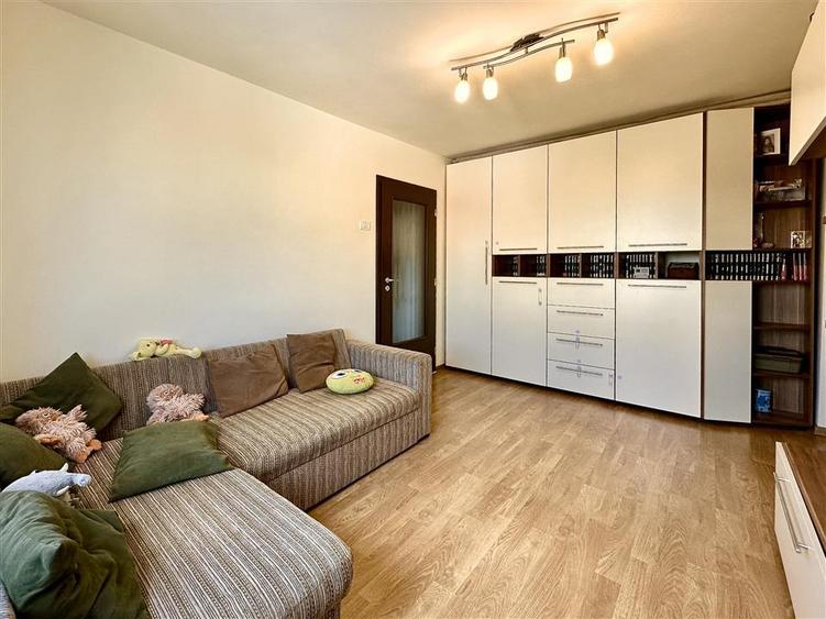 Apartament cu 2 camere semidecomandat în Aurel Vlaicu