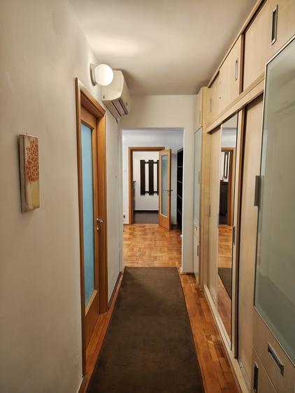 Apartament cu 3 camere semidecomandat, mobilat în Muncii