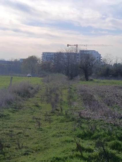 Teren de 8000 mp, în Central