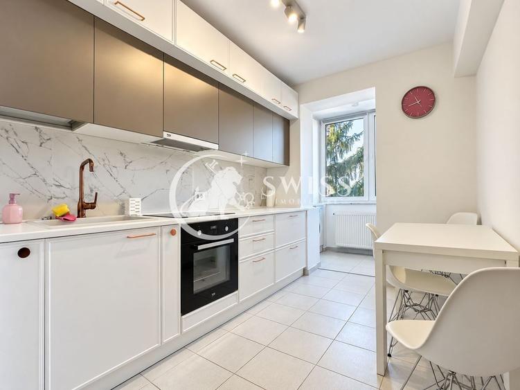 Apartament cu 2 camere semidecomandat, mobilat în Central