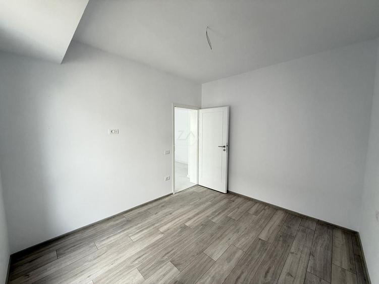 3 camere.  Etaj intermediar. Asfalt. Loc de parcare. - 6