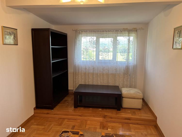 Casă cu 8 camere cu Teren 2530 Mp în Măneciu
