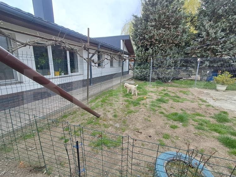 Casă individuală cu 10 camere cu Canalizare în Sâncraiu de Mureș