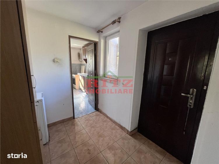 Casă cu 4 camere cu Teren 1623 Mp în Central