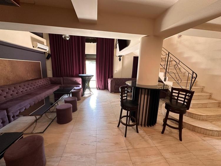 Casă individuală cu 6 camere cu Piscina în Unirii