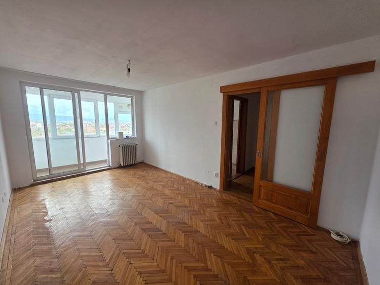 Apartament cu 3 camere decomandat în Bălcescu