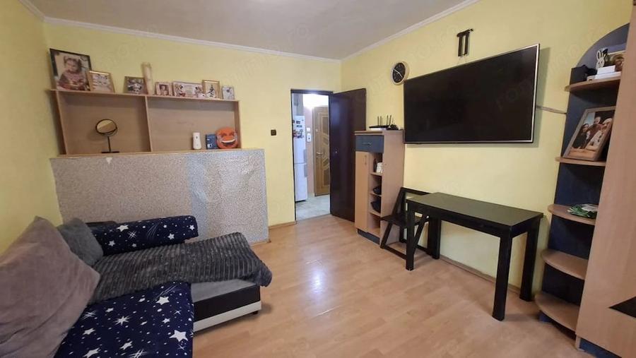 Apartament cu 2 camere semidecomandat în Războieni