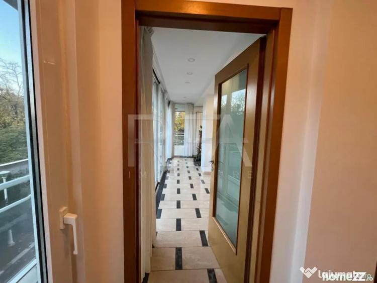 Apartament cu 5 camere decomandat în Primăverii