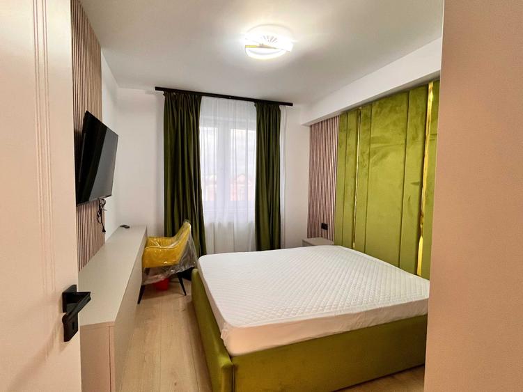 Apartament cu 3 camere decomandat în Exterior Vest