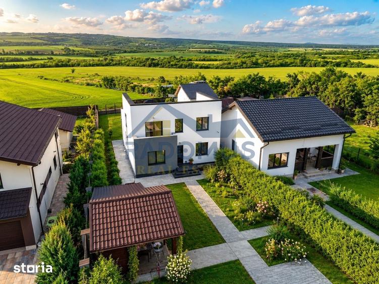 Casă cu 5 camere cu Teren 872 Mp în Bănești